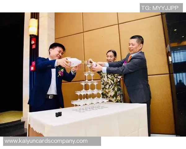 西媒报道LV与第六街老板欲收购皇马少数股权以深化合作关系